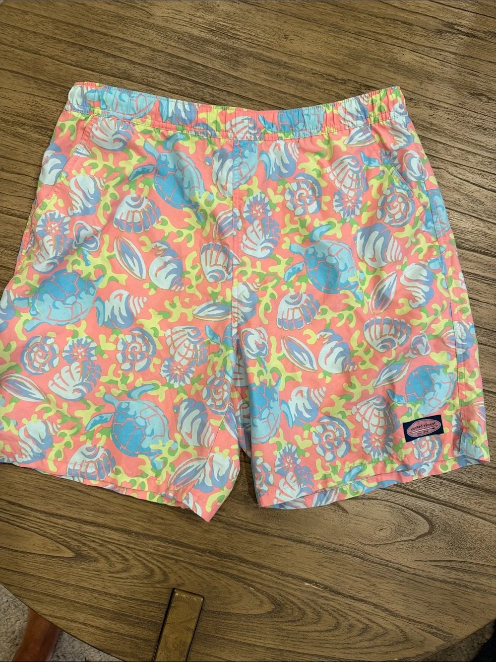 Men’s Vineyard Vines Coral Shell & Seafoam Swim Shorts Size M